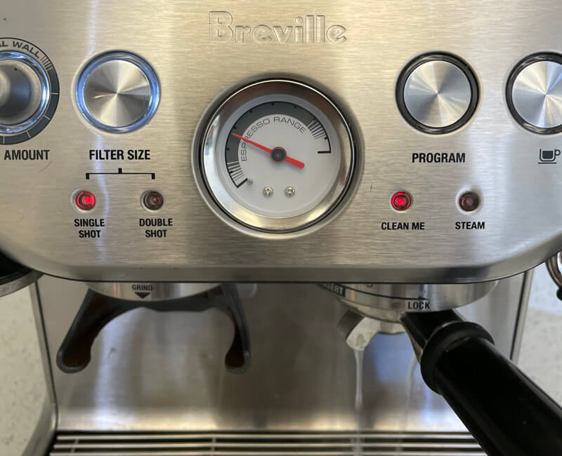 breville-espresso-machine-bes806xl-cleaning
